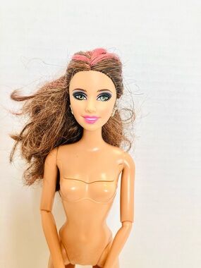 Barbie 2010 Swapping Styles Rochelle Fashion Doll Nude Fashionistas Read